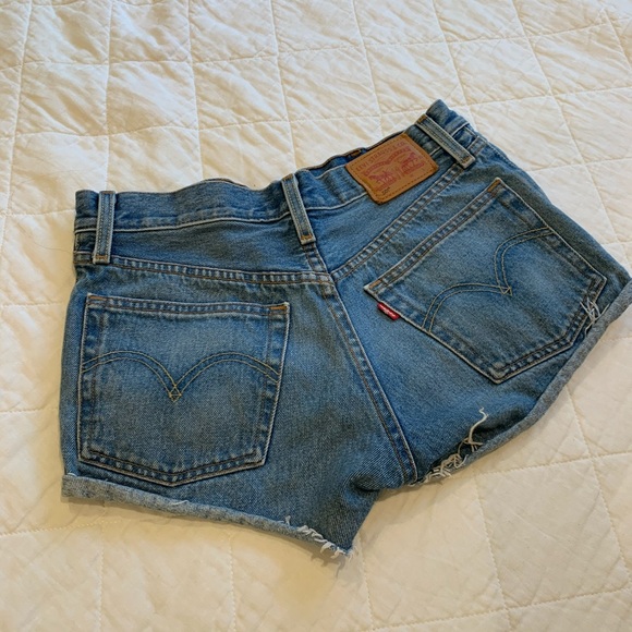 Levi Jean shorts - Picture 3 of 5